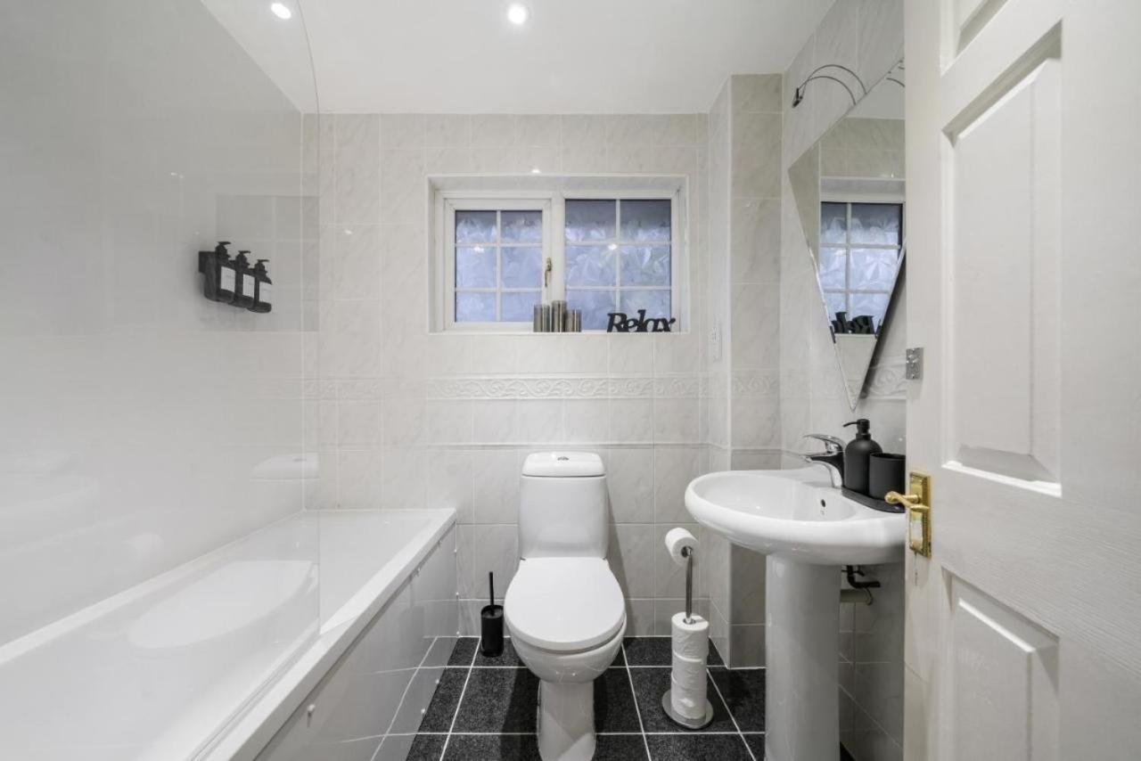 Three Bedroom House Near Bridge Casa de Férias Londres